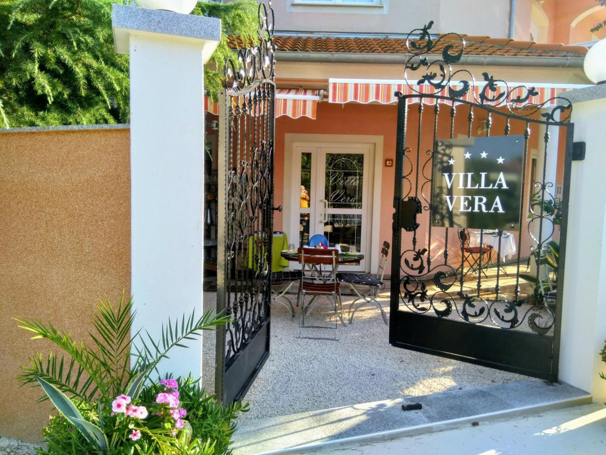 Hotel Villa Vera 2 Fažana Eksteriør billede