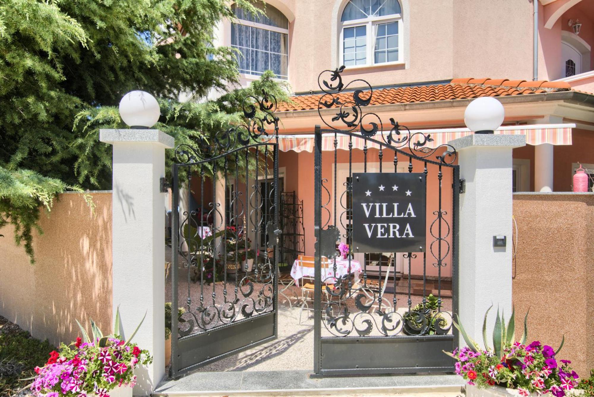 Hotel Villa Vera 2 Fažana Eksteriør billede